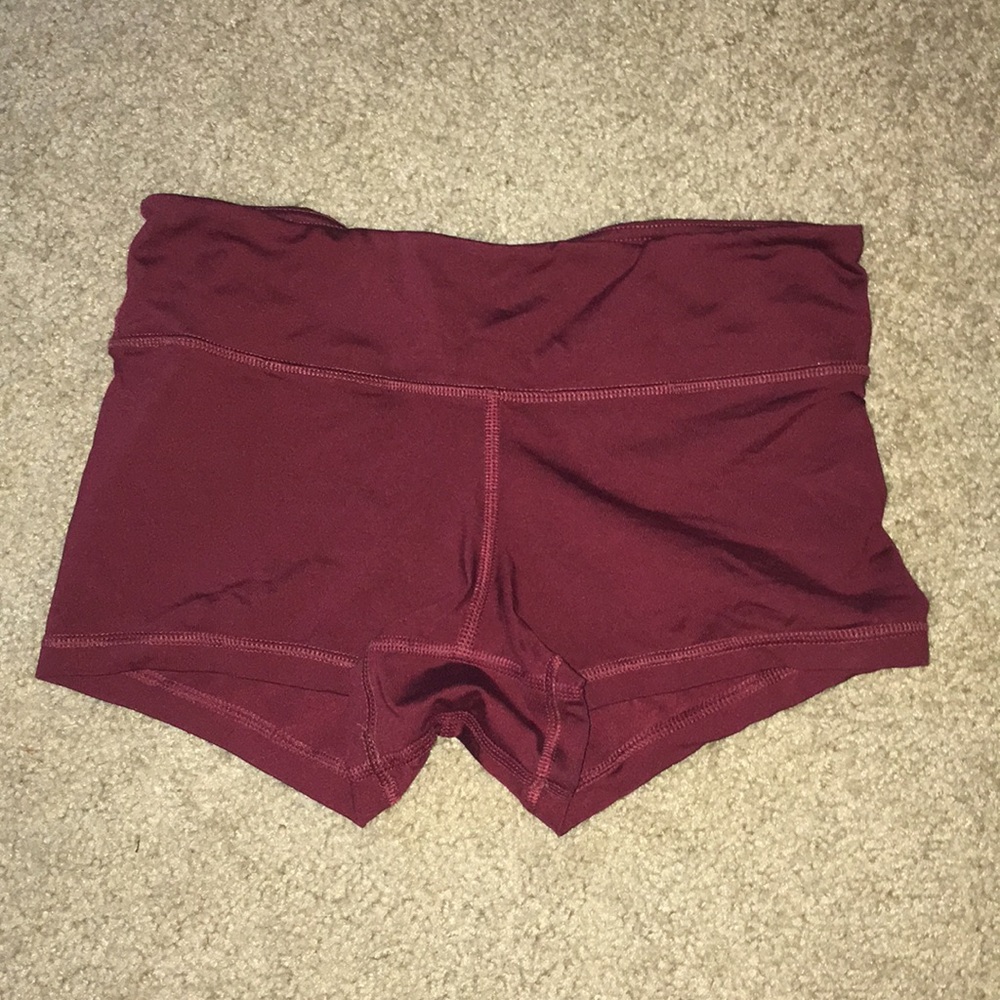 Burgundy fleo shorts